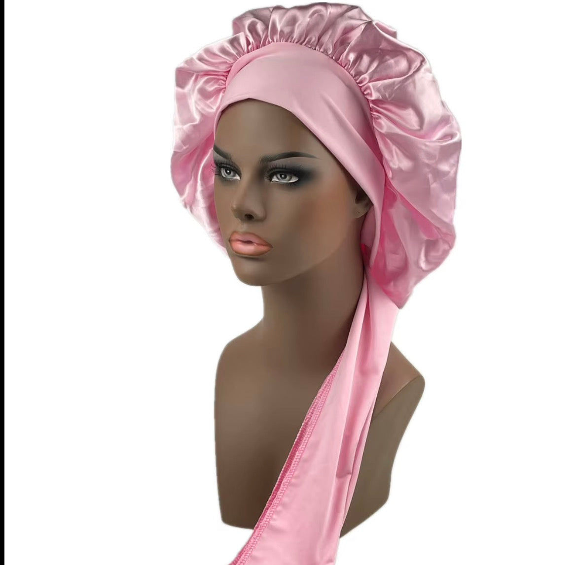 Bonnet en satin – rose