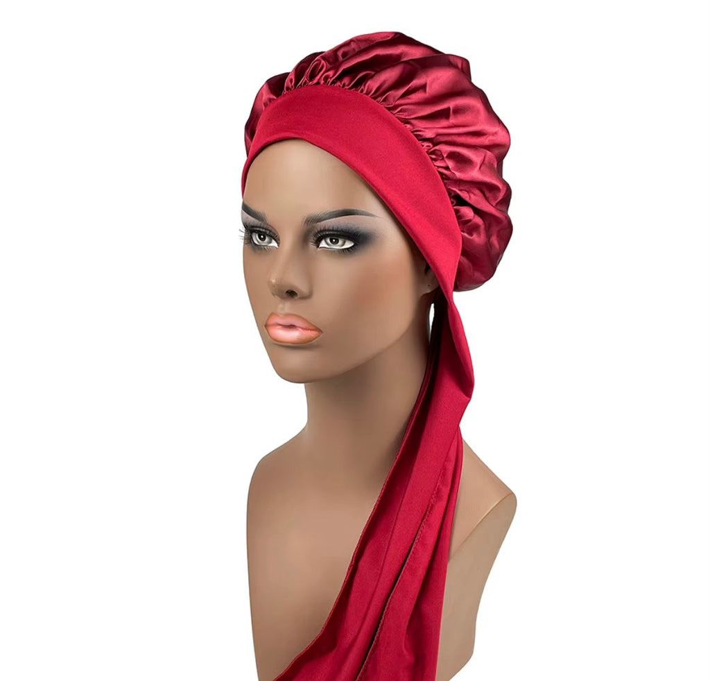 Bonnet en satin – Rouge